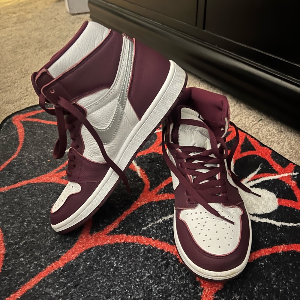 Air Jordan 1 Retro High OG Bordeaux - Picture 3 of 6